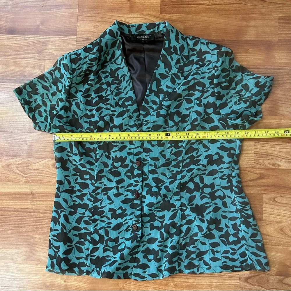 Green print skirt and blouse set - size M